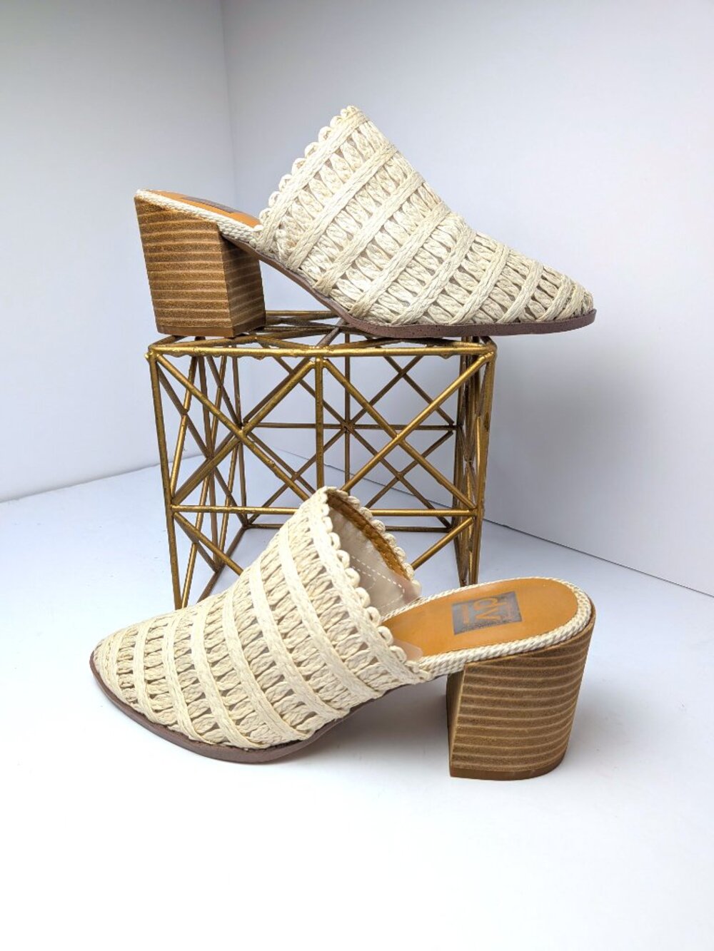 Dolce Vita Trav Cream Woven Block Heel Mules Stacked Leather Size 8.5 NWOT